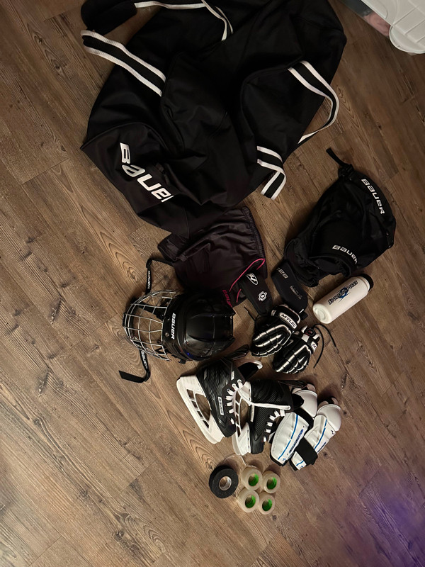 Kit de Hockey Bauer pour jeunes dans Hockey  à Drummondville