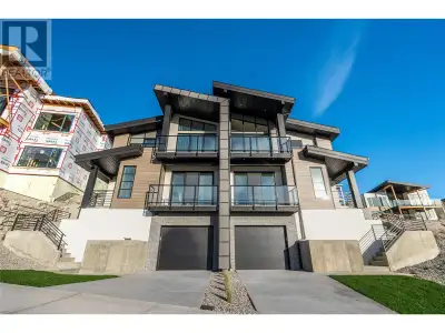 NEW CONSTRUCTION - GST INCLUDED IN PURCHASE PRICE! Thoughtfully designed modern duplex with breathta...