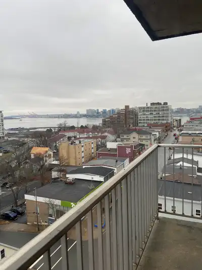 WELCOME TO THE SEACOAST TOWER - ONE BEDROOM APARTMENT AVAILABLE