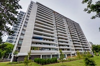 1 Bed, 1 Bath, Air-Conditioned, Recently Renovated Kitchen with Stainless Steel Appliances, Amazing... (image 7)