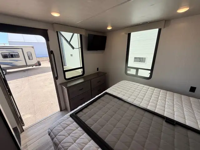 2022 Forest River Cedar Creek Cottage 40CDL in Travel Trailers & Campers in St. Albert - Image 27