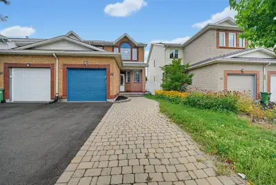 Ottawa, Carson Grove. Available September 1st, this spacious END UNIT Townhouse for rent in the desi...