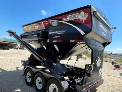 This Canada Proud Midnight Edition LC 390 Speed Tender is equipped with all of the features that you...