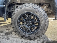 Leather Seating Surfaces | 5.0L V8 Engine | 4WD | Heated Mirriors | Black Alloy Wheels | Rear Parkin... (image 9)