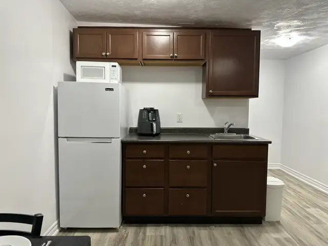 Studio Apt Furnished as Hotel Suite (ottawa) in Short Term Rentals in Ottawa - Image 6