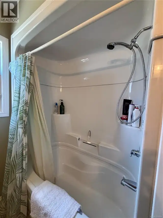 445 Chamiss Cres Gold River, British Columbia in Houses for Sale in Campbell River - Image 20