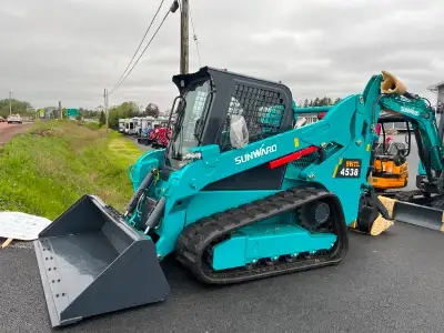 Sunward SWTL 4538 Skidsteer 74 Hp Kubota Engine Breakout force 7463lbs 8 foot lift height 9700lbs op...