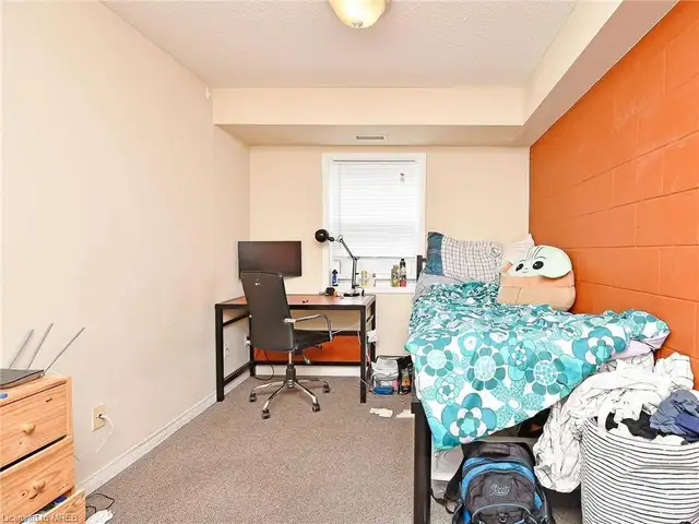 Male Student Housing in Waterloo - Students Only in Long Term Rentals in Kitchener / Waterloo - Image 12