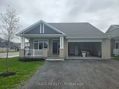 MODEL HOME SELLOFF! Rare opportunity to own a model home in Stittsville's Edenwylde adult bungalow s...