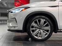The 2021 INFINITI QX50 Essential Tech is a Canada-specific trim that occupies the premium middle-gro... (image 9)