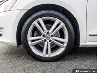 This 2013 Volkswagen Passat Highline is equipped with luxury car-level features. Tire pressure monit... (image 9)