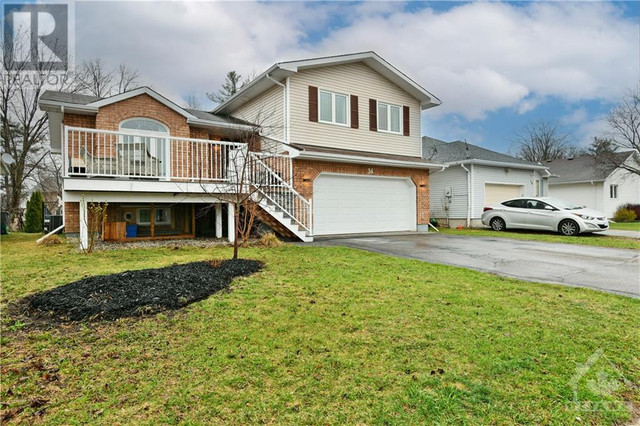 34 FAIRVIEW CRESCENT Arnprior, Ontario in Houses for Sale in Ottawa - Image 2