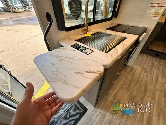 2025 Thor Motor Coach Four Winds Sprinter 24LV - Diesel in RVs & Motorhomes in Moncton - Image 20