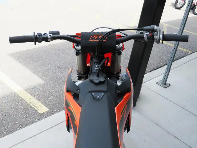 2025 KTM 450 SX-F in Dirt Bikes & Motocross in Cambridge - Image 7