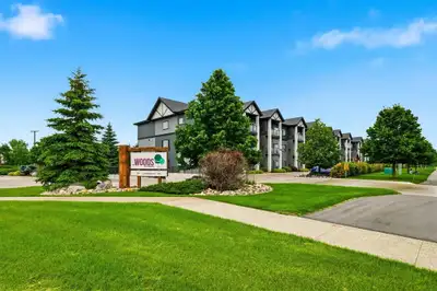 2F//Winnipeg/This main floor, 2 bedroom, 2 bathroom condo offers the perfect blend of convenience &...