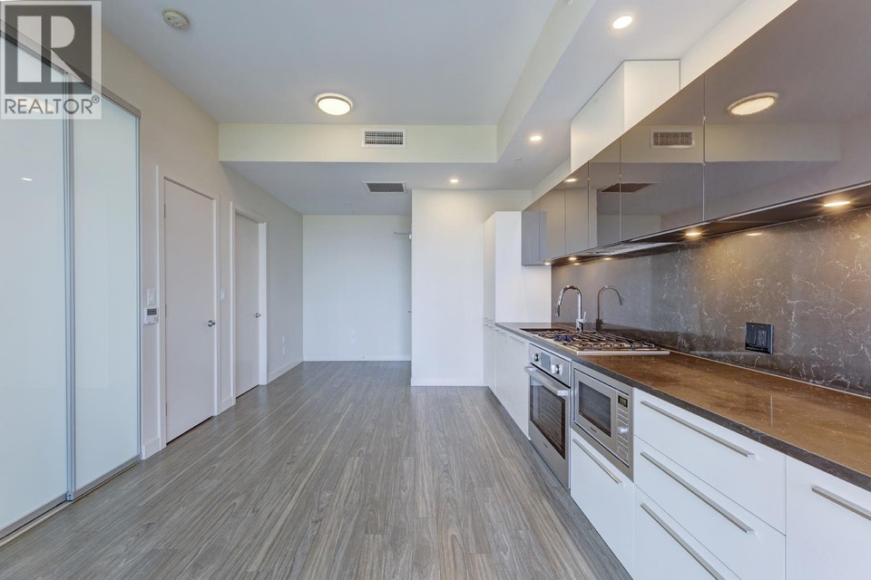 9XX 6383 MCKAY AVENUE Burnaby, British Columbia 2