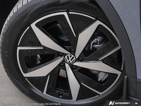 Embrace the future of driving with the sophisticated 2025 Volkswagen ID.4 Pro S Sport Utility, finis... (image 8)