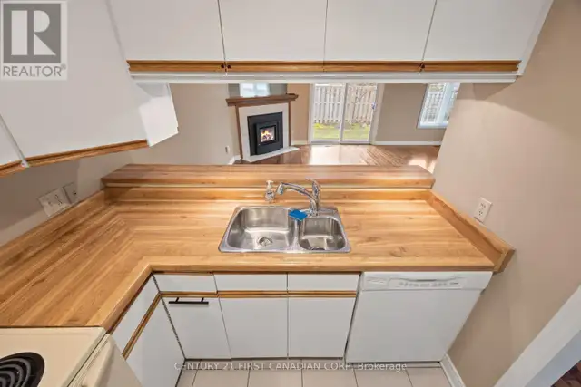 12 - 90 ONTARIO STREET S Lambton Shores (Grand Bend), Ontario in Condos for Sale in Grand Bend - Image 21