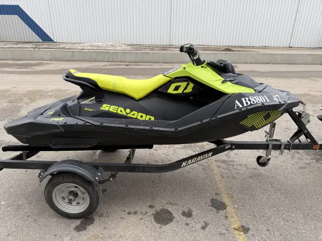 2023 SEADOO SPARK TRIXX 3UP (FINANCING AVAILABLE) in Personal Watercraft in Strathcona County - Image 8