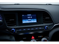 Bienvenue dans le monde de l'élégance et de la performance automobile avec la Hyundai Elantra 2020.... (image 2)