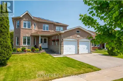 Welcome to 31 Metcalfe Dr. This bright & Spacious 4+1 Bedroom Home with walkout basement Apt & Solar...