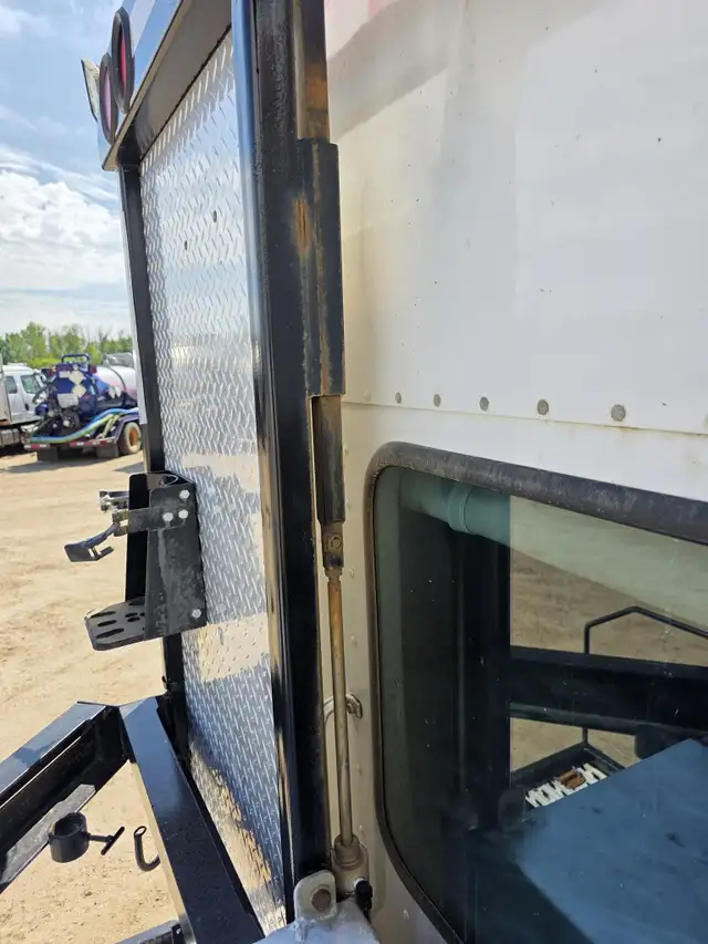 2014 KENWORTH T800 in Heavy Trucks in Saskatoon - Image 53