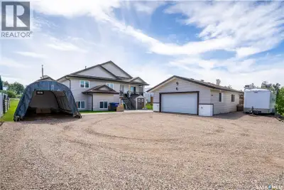 A beautifully maintained home with over 3000sqft of living space. Open-concept living area, 10-foot...