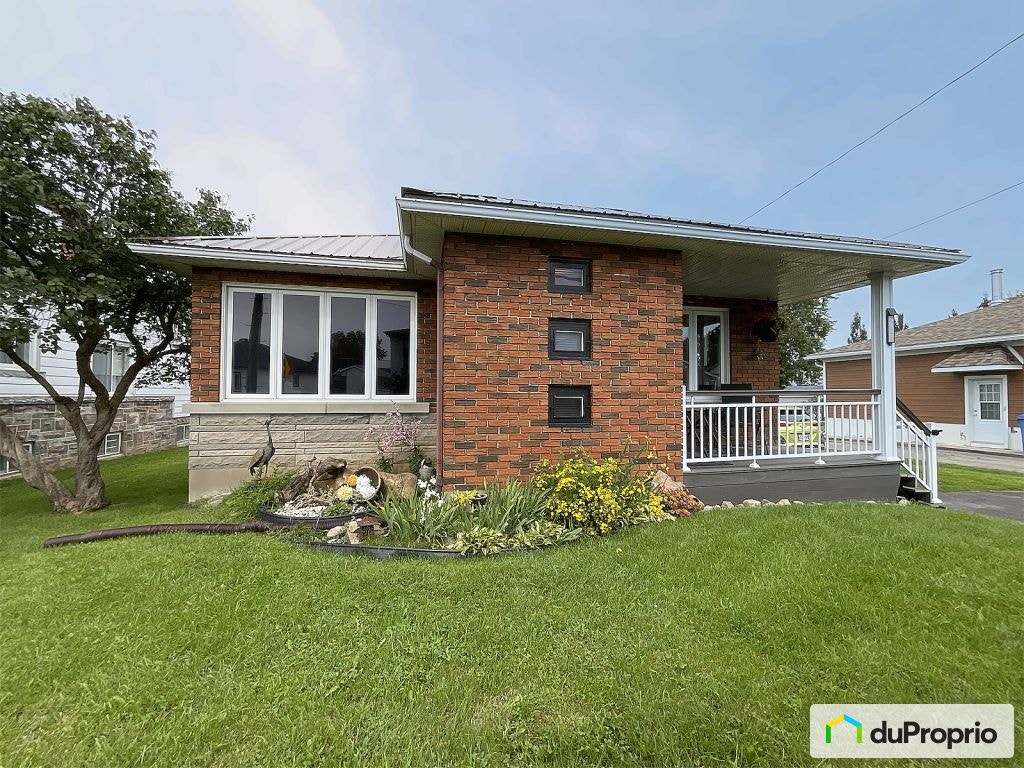 $525,000 - Bungalow for sale in Ste-Martine — photo 1