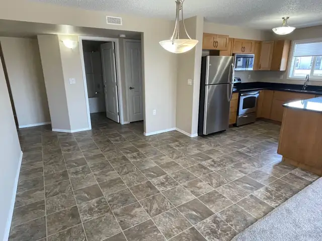 2 Bedroom 2 Bath Top Floor Corner Suite in Lakewood63351298103683121