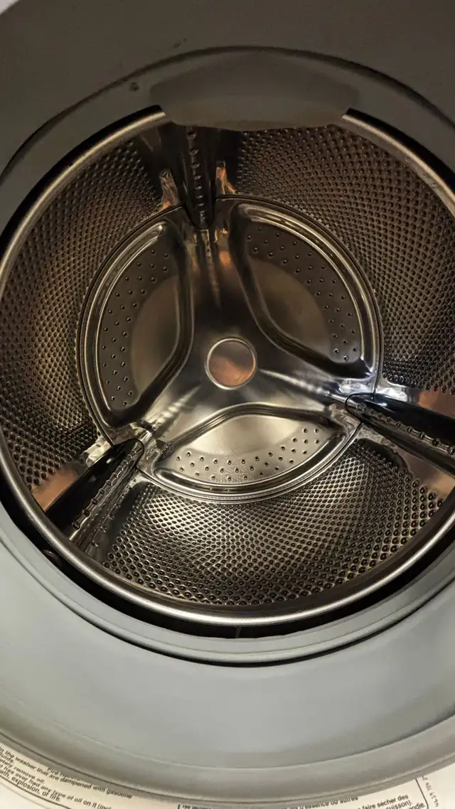 24” Stackable Whirlpool Front Load Washer&Dryer Works Perfect in Washers & Dryers in Kitchener / Waterloo - Image 5