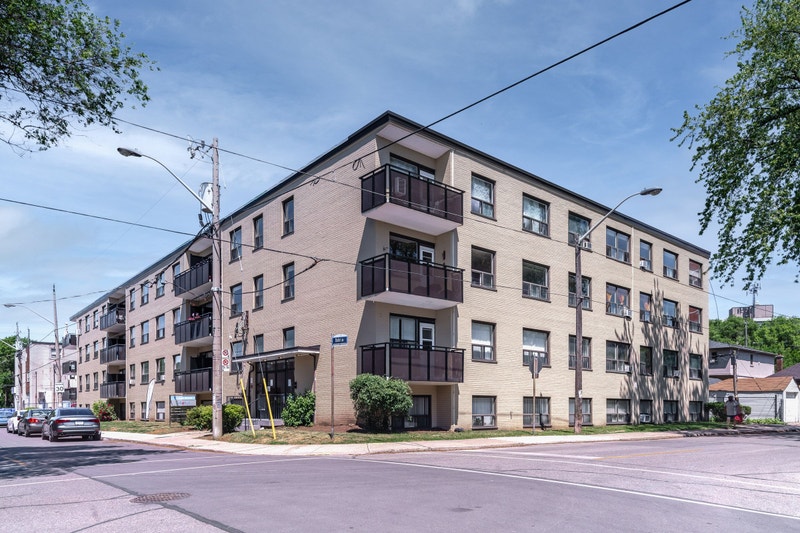 renovated one bedroom, broadview and mortimer ID 736 Long Term