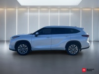 Welcome to Belleville Toyota! . Engine: 4 Cylinder Engine 2.4L L/100Km City: 11.0 L/100Km Hwy: 8.4 S... (image 8)