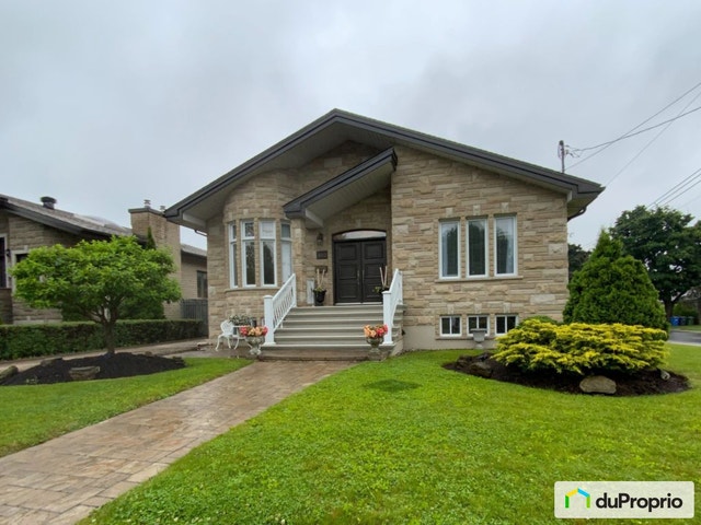$1,325,000 - Bungalow for sale — photo 1