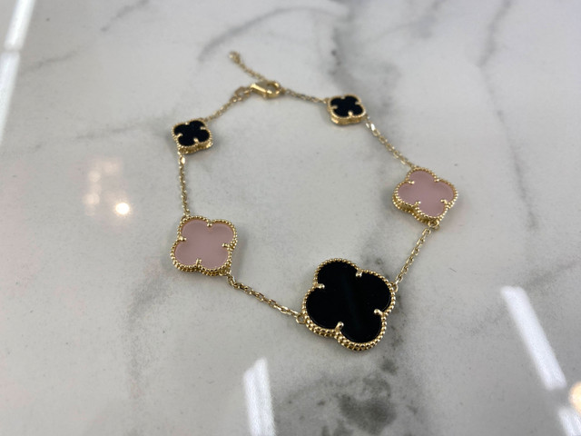 NEW! 10K Gold Clover Bracelet - Rose Quartz/Onyx in Jewellery & Watches in City of Toronto - Image 2