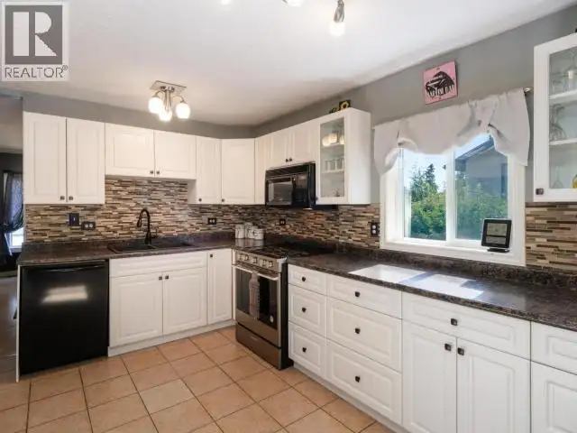 2001 CENTENNIAL STREET Whitehorse, Yukon in Houses for Sale in Whitehorse - Image 12