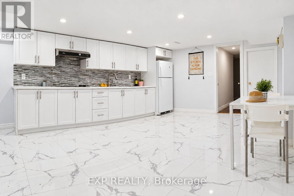 BSMT - 236 MUNRO STREET Toronto (South Riverdale), Ontario 4