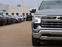 3M | Tonneau Cover | Assist Steps | 22 Black Wheels | Power Heated & Folding Mirrors | Keyless Start... (image 9)