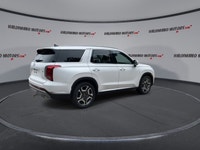 // ACCIDENT FREE!! // // SINGLE OWNER! // Meet the 2023 Hyundai Palisade Preferred 8-Passenger AWD,... (image 7)