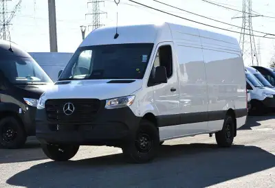 Engine: 2L TURBO 4cyl. L/100Km City: 0.0 L/100Km Hwy: 0.0 Safety Equipment Système antipatinage à to...
