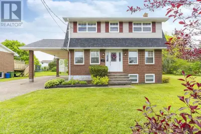 This well planned 2 storey home is located in an ideal family friendly neighborhood on a quiet stree...