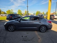 2020 Hyundai ELANTRA Luxury offers a refined driving experience combined with modern features. This... (image 4)