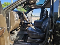 2022 GMC SIERRA 3500 DENALI ONE OWNER, NO ACCIDENTS, NO CLAIMS. QualiTee Motors offers the highest q... (image 9)