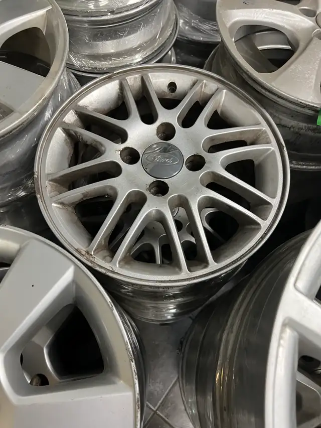 4 mags 15 pouces ford a vendre in Tires & Rims in Laval / North Shore - Image 2