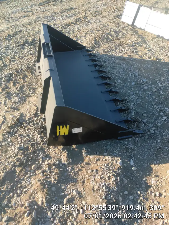 HWA 84 Tooth Bucket Skidsteer in Heavy Equipment in Lethbridge - Image 3