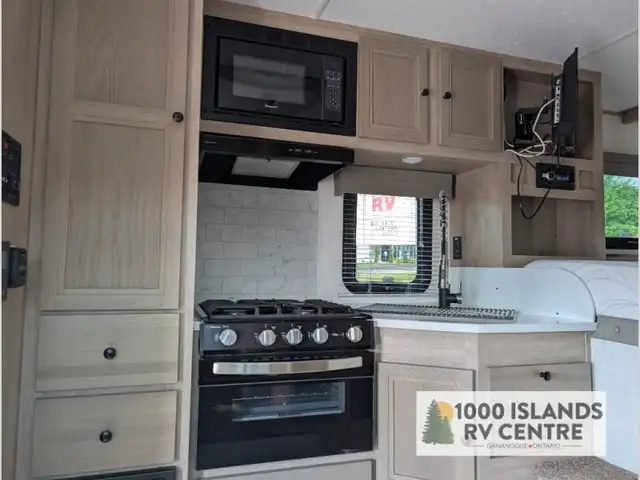 2024 Palomino Real-Lite HS-1916 in Travel Trailers & Campers in Kingston - Image 9