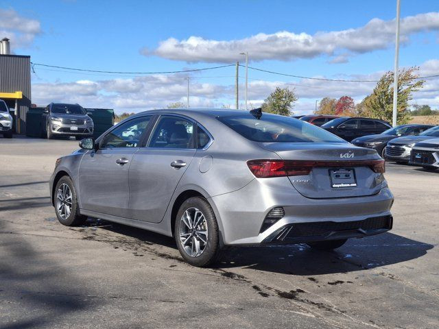 2024 Kia Forte EX | Heated Wheel + Seats | CarPlay + Android in Cars & Trucks in Guelph - Image 3
