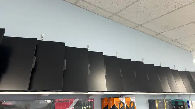 22‘’ FHD 1080p Lenovo monitor with camera HDMI/DP adjustable in Monitors in Regina - Image 5