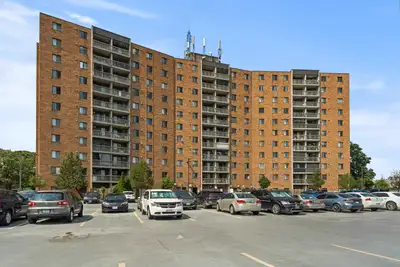 Building Description ONE MONTH FREE RENT* *Conditions apply. Inquire for details. $1000 OFF FIRST MO...