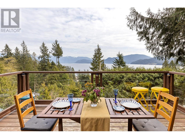 1837 NORTH ROAD Gibsons, British Columbia in Houses for Sale in Sunshine Coast - Image 4