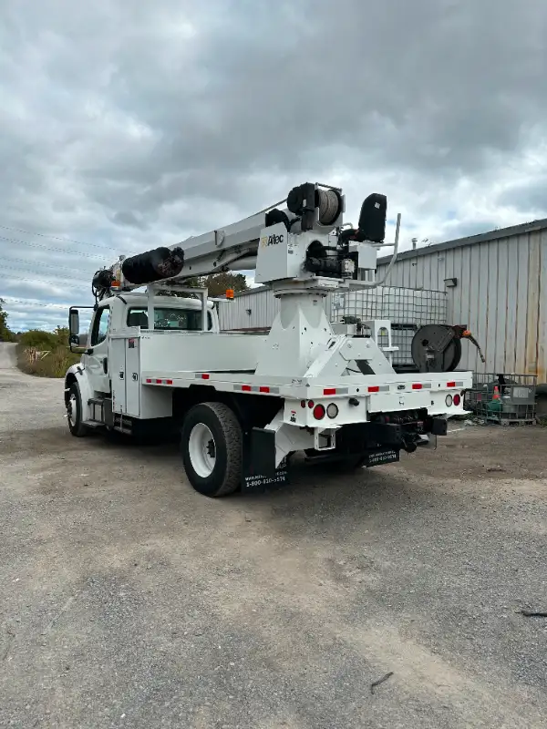 2016 Freightliner DC47 Digger Derrick - Cummins in Other in Moose Jaw - Image 6